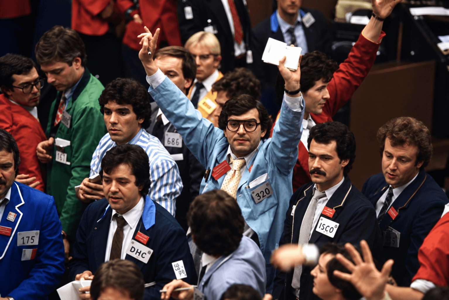 Morning Briefing — Friday 23.10: AI Unwind, 10-Year Yields Below 5% and Brent at $113 cover image